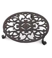 METAL TRIVET RUST