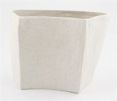 CERAMIC RECT VASE 21CM WHITE