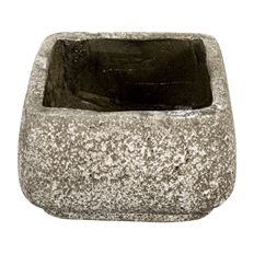 CONCRETE PYRAMID SQUARE 7.75X5"H