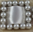 BOUQUET BUCKLE PEARL SQUARE EA